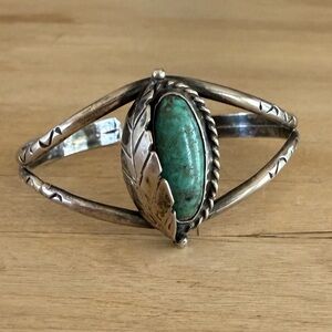Vintage Native American Sterling Silver Turquoise Bracelet